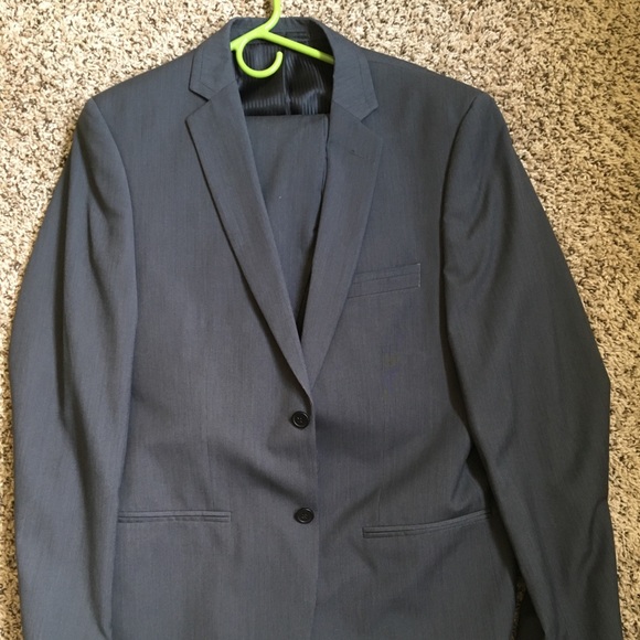 Gray Men’s Suit - Picture 2 of 3